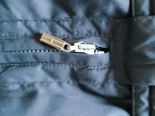 Abrigo plumífero Tommy Hilfiger negro