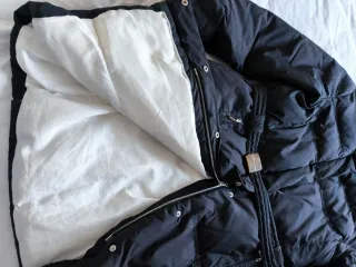 Abrigo plumífero Tommy Hilfiger negro