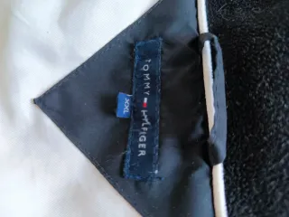 Abrigo plumífero Tommy Hilfiger negro