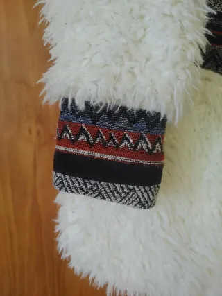 Chaqueta pelo blanco étnica