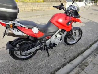 BMW F 650 GS Roja