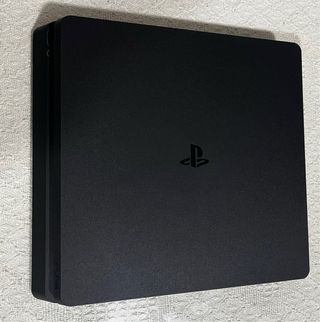 PS4 (PlayStation 4) Nera