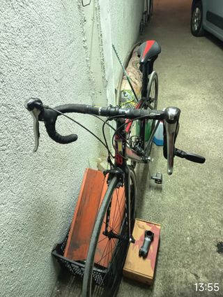 Bicicleta de carretera Giant Negra/Roja