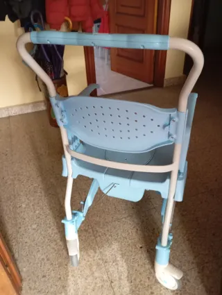 Silla de ducha con ruedas y wc