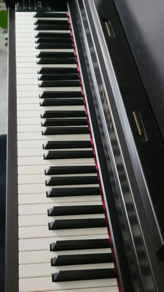 Piano Digital Yamaha CLP-745