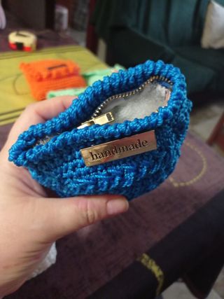 Monederos artesanales multicolor