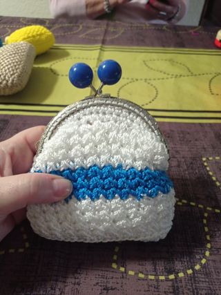 Monederos artesanales multicolor