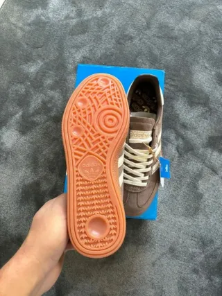 Zapatos Adidas Marrones Talla 39.5