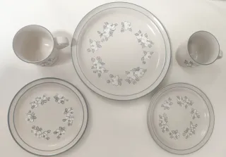 Juego de 2 tazas y 3 platos Garlande