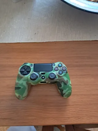 Mando PS4 Sony Negro + Funda Camuflaje