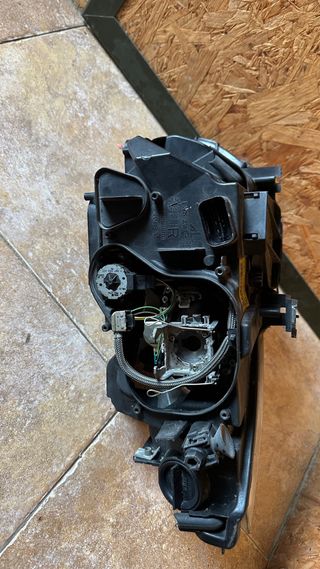 Ótica direita BMW E92 Pré-Facelift