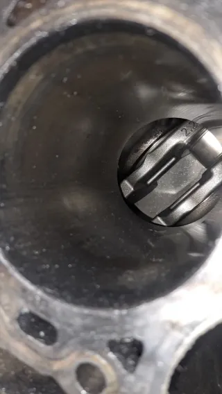 Bloque motor con cigüeñal 4H03