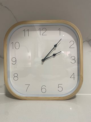 Reloj de pared moderno