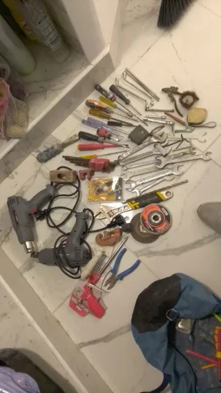 Lote de herramientas de construcción