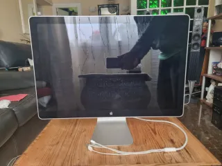 Apple Monitor Cinema LED 24 Plata