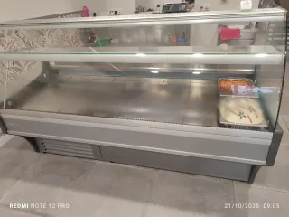 Vitrina expositora charcutera de 2 metros