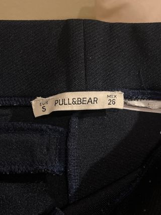Pantalones Pull&Bear con detalles blancos