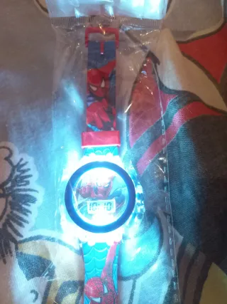 Pack de Reloj y muñeco Spiderman