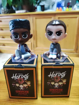 Pareja Figuras Stranger Things