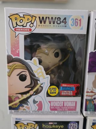 Funko Pop Wonder Woman 361 GITD Convención