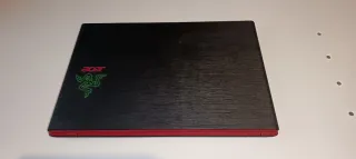 Acer Aspire E5-573-388F Negro/Rojo