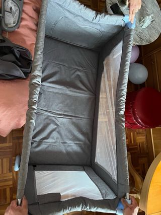 Cuna colecho Joie Roomie Glide gris