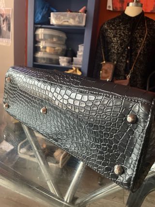 Bolso Negro Simil Croc Clásico cuero PU z