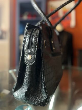 Bolso Negro Simil Croc Clásico cuero PU z