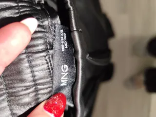 Pantalón polipiel negro