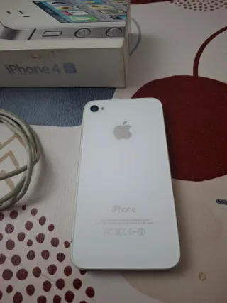 iPhone 4S Blanco con Caja y Cable