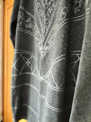 Vestido de invierno gris con estampado