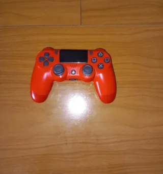 PS4 (PlayStation 4) con 2 controller