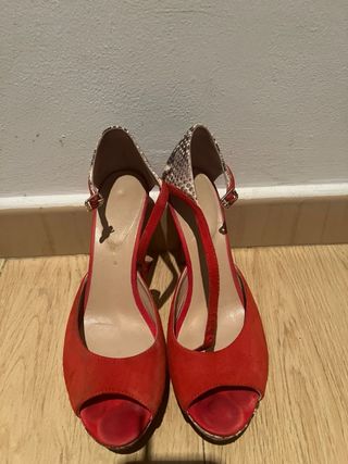 Tacones Bruno Premi Rojos Talla 38.