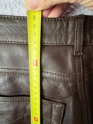 Pantalón de Piel Marrón, de Caballero. Talla 46.