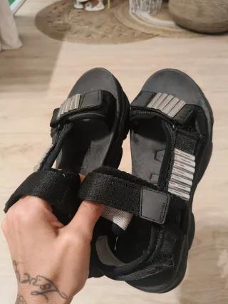 Sandalias Bimba y Lola Negras y Turquesa