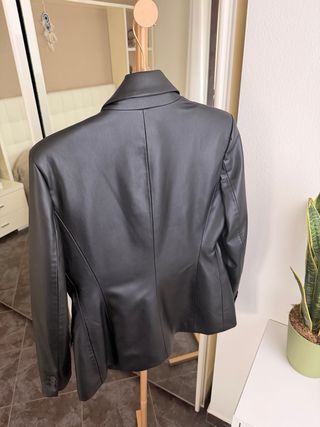 Blazer Zara nero ecopelle doppio petto