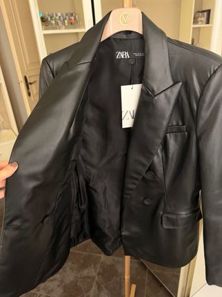 Blazer Zara nero ecopelle doppio petto