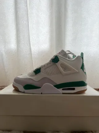 Jordan 4 Verde Blanco Talla 40