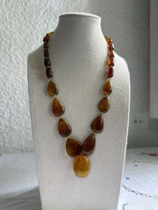 Collar de ámbar con colgante