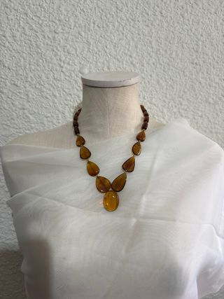 Collar de ámbar con colgante