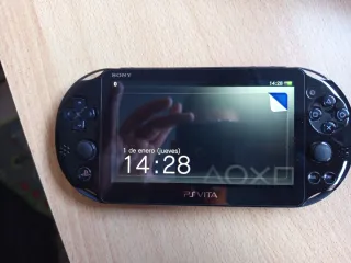 PS Vita + Minecraft, Marvel e Accessori