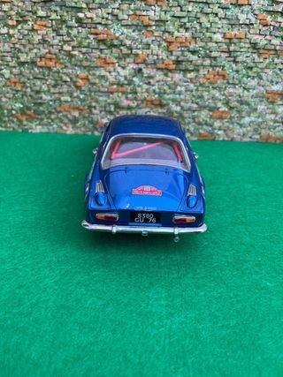 Alpine A110 – Bburago – Escala 1:16 = escala 1:18