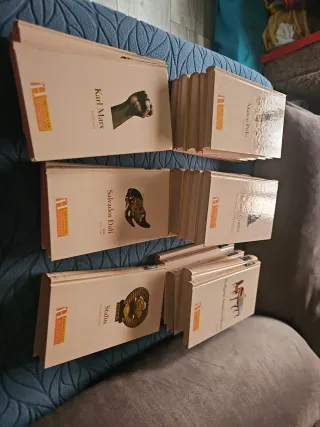 24 libros biblioteca archivo falta un número 9