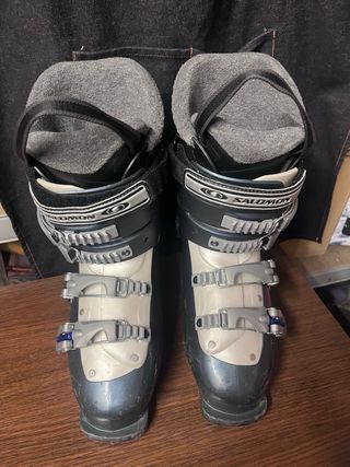 Botas de esquí Salomon talla 24 y skis wedze 126.