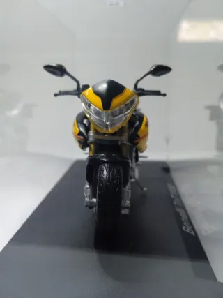 Maqueta Benelli TnT 1130 Escala 1:24