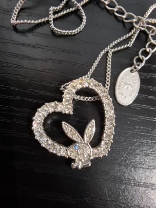 Colgante Corazón con Conejo de Playboy
