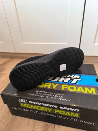 Zapatillas Skechers Negras Talla 44 EUR Nuevas