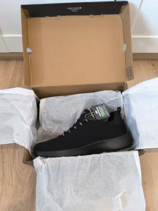 Zapatillas Skechers Negras Talla 44 EUR Nuevas