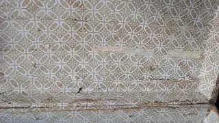 Baúl antiguo de madera y metal