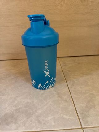 Shaker Xomax azul – botella mezcladora fitness